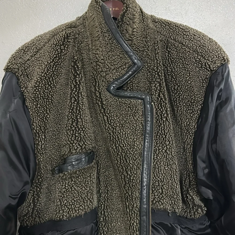Lucky Leather Co Insulated Leather Jacket, Size Large, in Good Condition, Brown - Picture 9 of 11